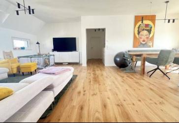 Moderne 3,5 Zimmer NB Penthouse Wohnung mit großer Dachterrasse