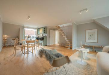 Ohne Makler: Lichtdurchflutete Maisonette- Endetage mit Galerieebene und Loggia