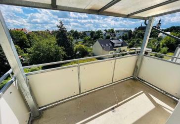 **Besichtigung am Mo., 11.05.26 um 18:00 Uhr** Schöne 3 Zimmer Whg im Grünen!