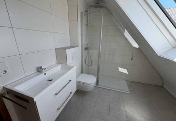 Sehr schöne zentrale und ruhige 4,5 Zimmer Wohnung zu vermieten.