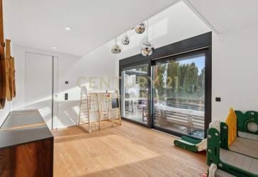 Elegantes Wohnen mit Weitblick & Top-Ausstattung! 6-Zimmer-Traum in familienfreundlicher Lage!