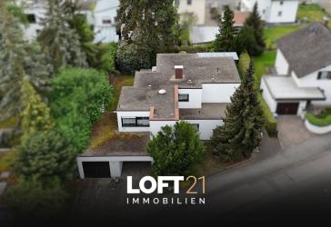 ** Seltene Gelegenheit: Zweifamilienhaus in bester Lage - Raum für Ihre Wohnträume **