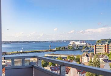 - RESERVIERT - Licht, Weite und Fördeblick im 11. Obergeschoss