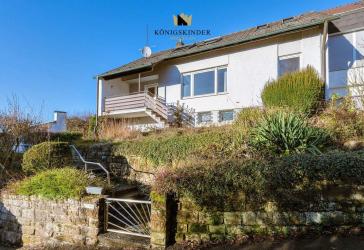 Sonnige Aussichten! Hübsches Einfamilienhaus in schöner Ortsrandlage in Weinstadt