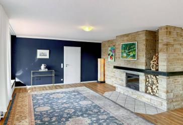 Großzügiges Einfamilienhaus mit Kamin, Garten und vielseitigen Nutzungsmöglichkeiten