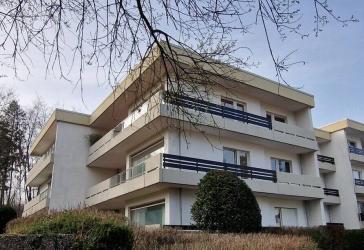 Der Blick ins Grüne! Bezugsfreie 3 Zimmerwohnung mit großem Balkon und PKW Stellplatz