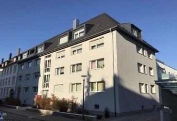 Superschöne 2 Zimmer Wohnung mit Einbauküche, top-saniert