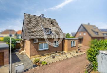 Ein- bis Zweifamilienhaus ideal für Großfamilien, Mehrgenerationen oder Wohnen & Vermieten