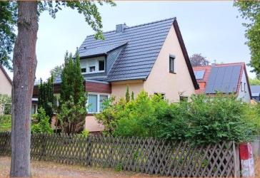 Gepflegtes Einfamilienhaus mit Garten in ruhiger grüner Umgebung in Schöneiche zu verkaufen