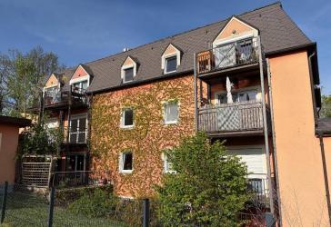 Radebeul-Lindenau: Kleine 2-Zimmer-Singlewohnung * frisch renoviert, mit Balkon & neuem Boden