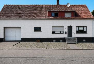 Einfamilienhaus mit viel Platz - ideal für Familien mit großem Grundstück, Garten und Garage
