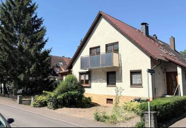 Familienfreundliche Doppelhaushälfte in beliebter Wohnlage von Ettlingen
