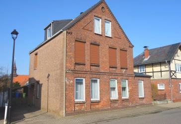 Kapitalanlage: Vermietetes 3-Familienhaus in Brunsbüttel