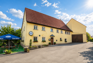 Wohn- und Geschäftshaus mit Scheune und großem Grundstück in Thurnau