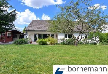 Wohntraum in Wolkersdorf! Großzügiges, modernisiertes EFH, idyllischer Garten, Garage + Stellplatz!