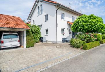 Großzügige und wertige Doppelhaushälfte in familienfreundlicher Wohnlage von Buchloe/ Lindenberg