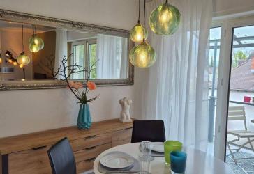 Geräumige, voll ausgestattete 2 Zimmer Wohnung mit Südbalkon, Bad, Küche