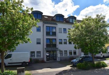 2-ZIMMER-EIGENTUMSWOHNUNG mit Südbalkon in ruhiger und zentrumsnaher Lage von Kolbermoor – Nähe Mangfall -