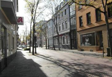 Studentenwohnung in Bonn Endenich 3 er WG ca. 90 m² Wohnfläche * Aufteilung ideal für ein Studenten Pärchen und einen einzelnen Studierenden *