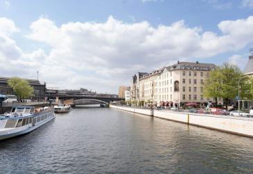YOO Berlin – Luxuswohnung von Philippe Starck mit Terrasse, Concierge & Wellnessbereich