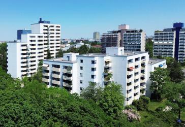 Bergblick inklusive: Großzügige 4,5-Zi.-Wohnung nahe Westpark mit uneinsehbarem Balkon