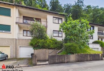 Charmante Doppelhaushälfte mit Terrasse & Balkon in Scheidt!
