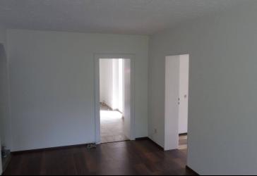 Großzügige 2-Zimmer-Wohnung mit Terrasse, Garten und Außenstellplatz