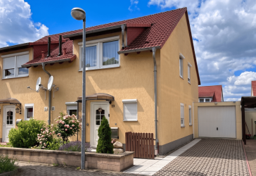 Gepflegte und bezugsfreie Doppelhaushälfte in Teutschenthal