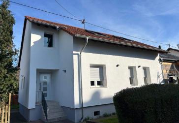Modernisiertes Einfamilienhaus mit Garten in ruhiger Wohnlage von Schwalbach - hochwertig ausgestattet