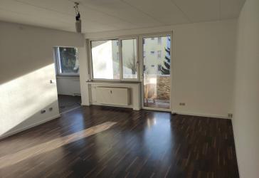 Gemütliche 2-Zimmer-Wohnung im 3. Stock nahe Trabrennbahn