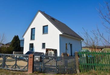 Neuwertiges EFH BJ 2020, Energieeffizienz A+, Wfl. ca. 121m², ca. 3560m² großes GS *Provisionsfrei*
