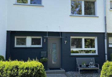 Einziehen und Wohlfühlen - Modernisiertes Reihenmittelhaus mit ansprechendem Garten!