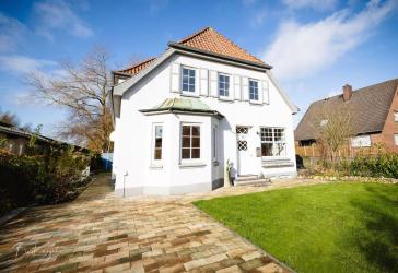 Historisches Einfamilienhaus in idyllischer Lage an der Wurster Nordseeküste! Provisionsfrei!