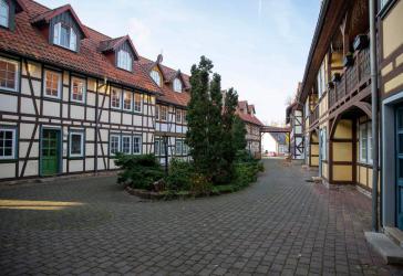 4- bis 2-Raum-Wohnungen im historischen Rittergut