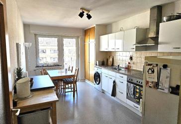 Meerfeldstraße! Helle 2 ZKB im Lindenhof mit großem Balkon sucht netten Nachmieter