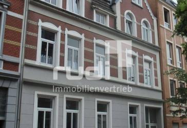 Kapitalanlage o. Wohnen, 3 - Zimmer Wohnung mit Terrasse u. Gartennutzung, Mittendrin in Bremerhaven