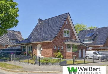 Familienfreundliches EFH im begehrten Dichterviertel von Itzehoe - umfassend modernisiert & provisionsfrei