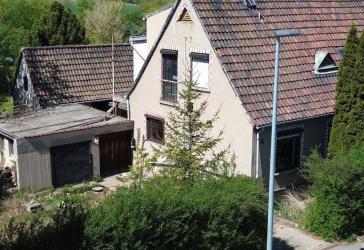 Provisionsfrei für den Käufer! Für Handwerker perfekt- teilsanierte Doppelhaushälfte in Bennstedt