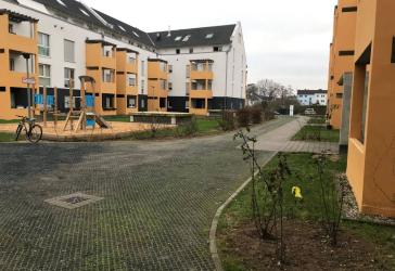 Lichtdurchflutete 2 Zimmer Wohnung, offen gestaltet, mit Balkon!