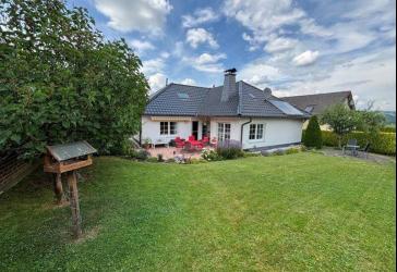Fast einzigartig - Gepflegter Bungalow in sonniger Wohnlage von Reichshof