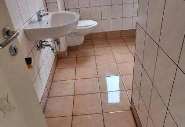 Provisionsfrei* Geräumige 4-Zi.-Wohnung m. Stellpl., Altendorfer Straße, 1.OG