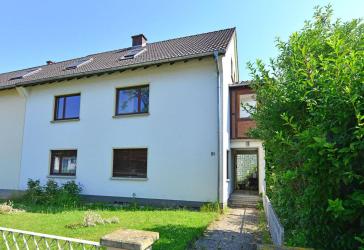 Wohnen und Vermieten unter einem Dach - Zweifamilienhaus mit großzügigem Garten