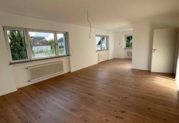 Gut gelegene 3 Zimmer Wohnung mit Balkon in Wiesbaden Schierstein