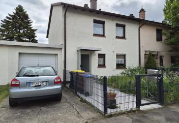 *** RESERVIERT *** Reihenendhaus mit 2 Garagen