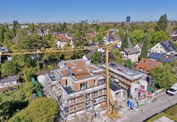 Keine Vorfinanzierung - Fertigstellung noch in 2026!: Exklusives Einfamilienhaus in moderner Architektur in grüner Lage - 81825 München!