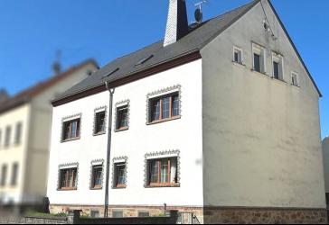 Zweifamilienhaus mit großem Garten