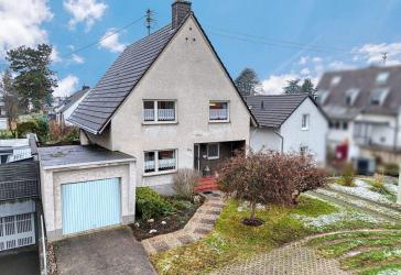 Freistehendes Einfamilienhaus mit Potenzial