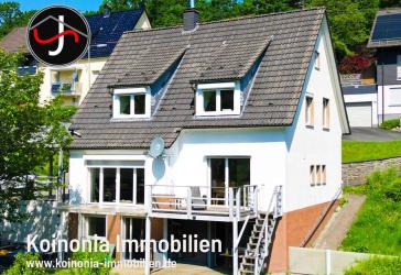 Saniertes Zweifamilienhaus in ruhiger Lage von Trupbach