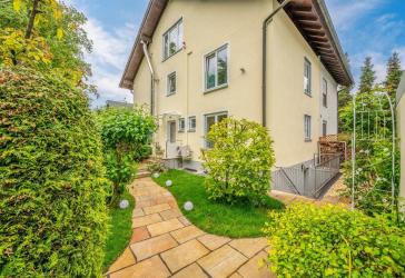AIGNER - Leben in der Stadt und Natur - Idyllisch, ruhiges Familienhaus am Englischen Garten