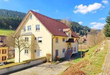 Wohnung frei. Garage dabei. Baiersbronn-Friedrichstal inklusive.